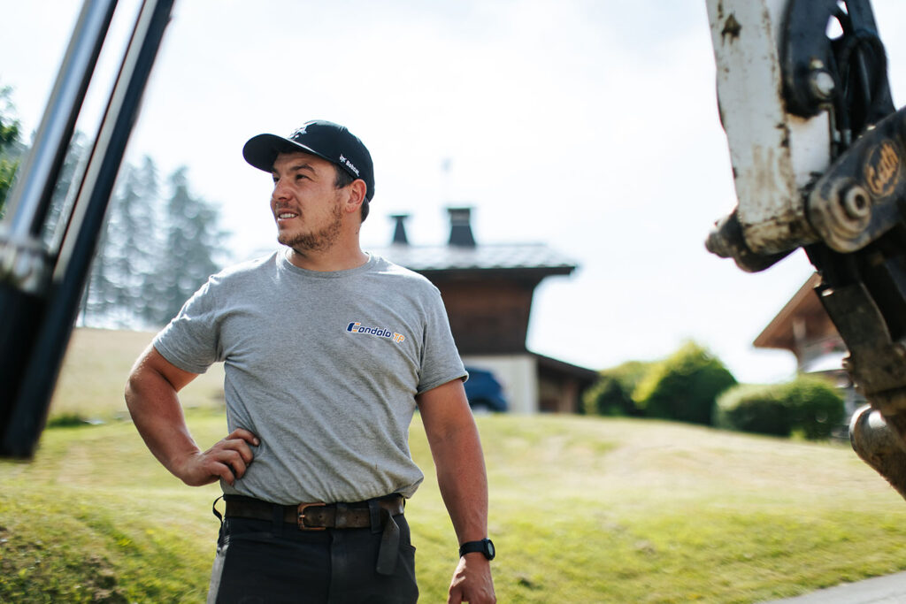 Photo d'un ouvrier de l'Entreprise de TP à Passy en Haute-Savoie CONDOLO TP